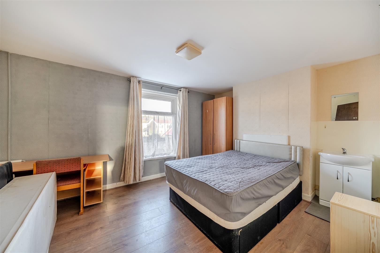 Vincent Street, Sandfields, Swansea, SA1 3TY